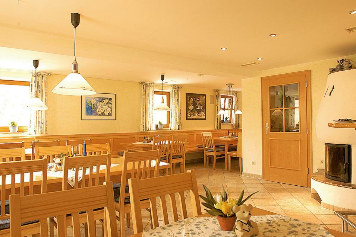 Gasthof Pension Kettler Oberasbach Esterno foto