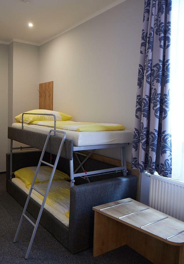 Gasthof Pension Kettler Oberasbach Esterno foto